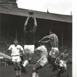 Peter Mcparland Aston Villa Signed 12 x 8 inch football photo. Peter Mcparland Aston Villa Signed 12 x 8 inch football photo.