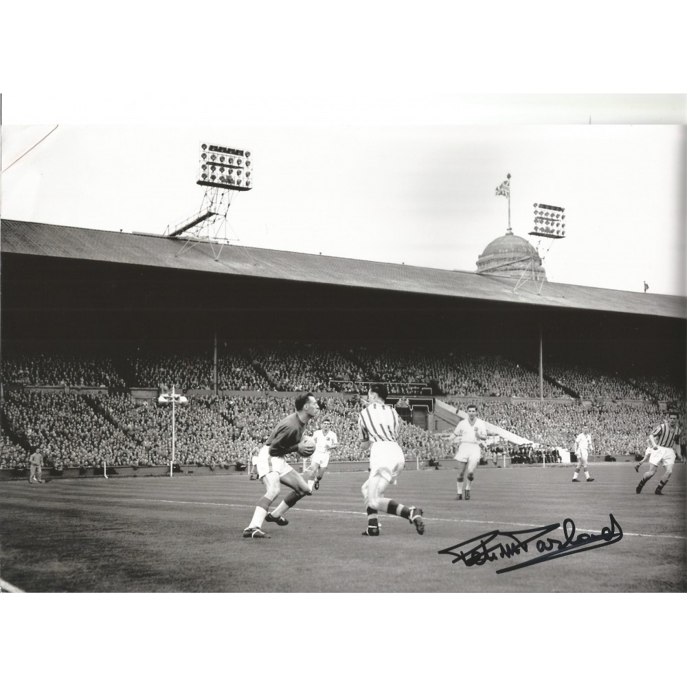 Peter Mcparland Aston Villa Signed 10 x 8 inch football photo. Peter Mcparland Aston Villa Signed 10 x 8 inch football photo.