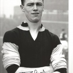 Peter Mcparland Aston Villa Signed 10 x 8 inch football photo. Peter Mcparland Aston Villa Signed 10 x 8 inch football photo.