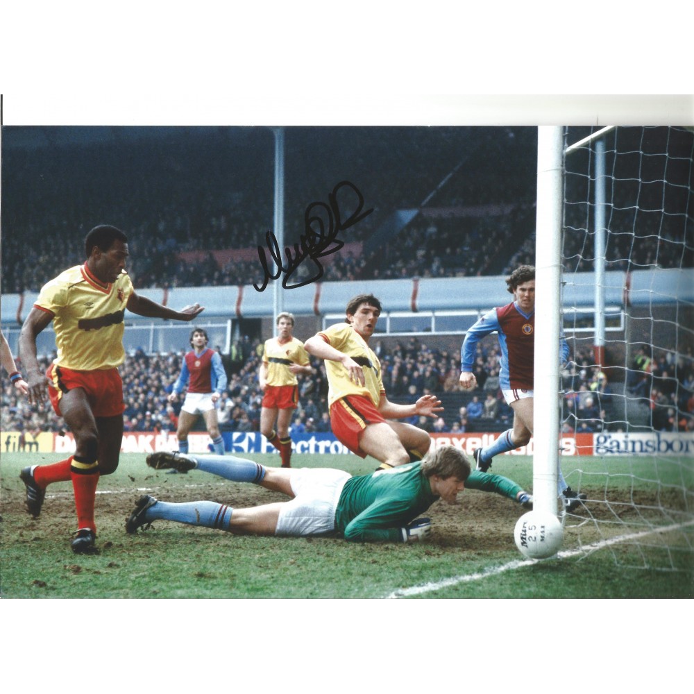 Nigel Spink Aston Villa Signed 12 x 8 inch football photo. Nigel Spink Aston Villa Signed 12 x 8 inch football photo.