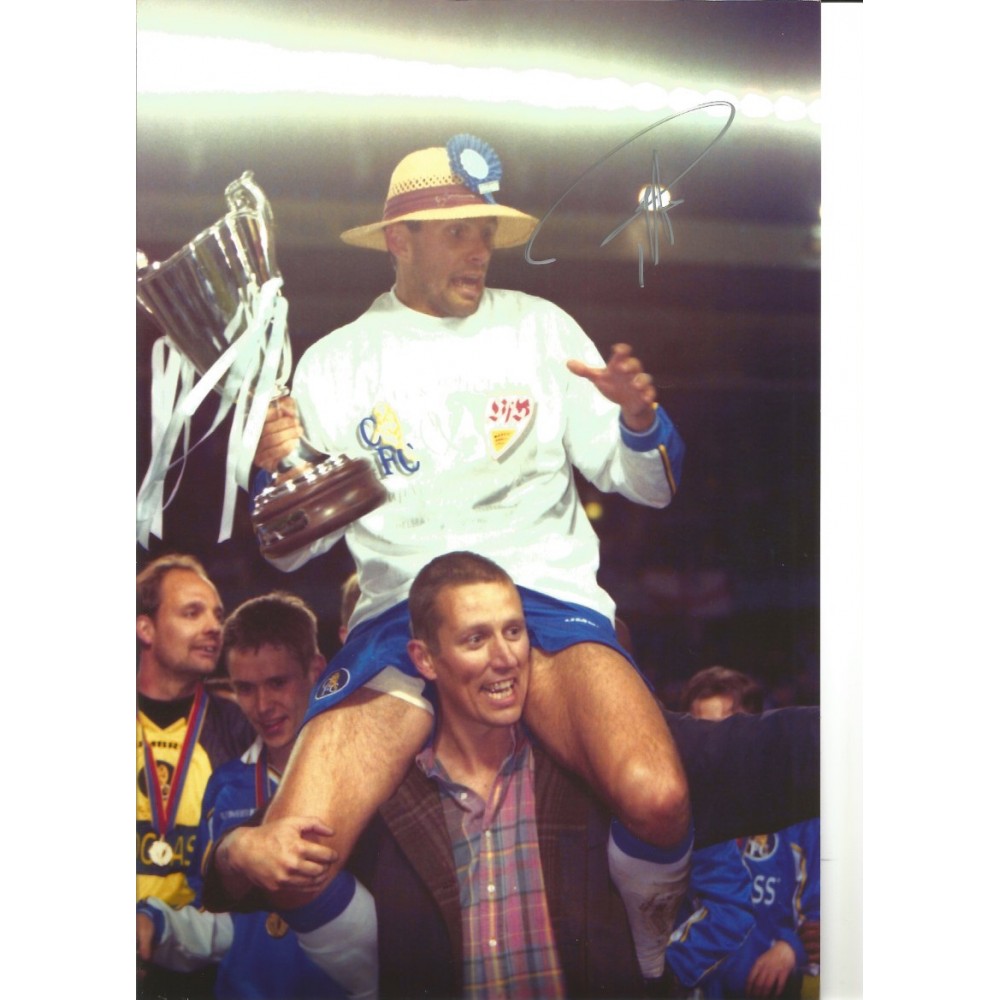 Gus Puyot Chelsea Signed 12 x 8 inch football photo. Gus Puyot Chelsea Signed 12 x 8 inch football photo.
