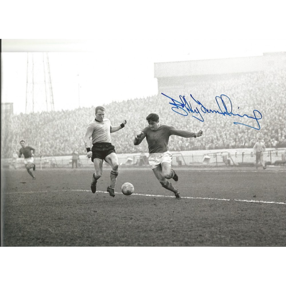 Bobby Tambling Chelsea Signed 12 x 8 inch football photo. Bobby Tambling Chelsea Signed 12 x 8 inch football photo.