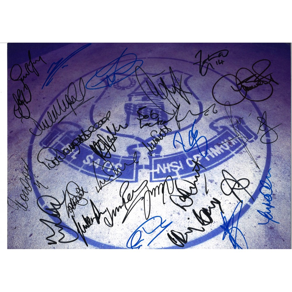 Everton Signed 16 x 12 inch football photo.