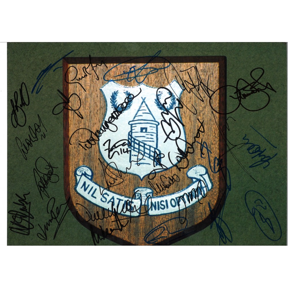 Everton Signed 16 x 12 inch football photo.