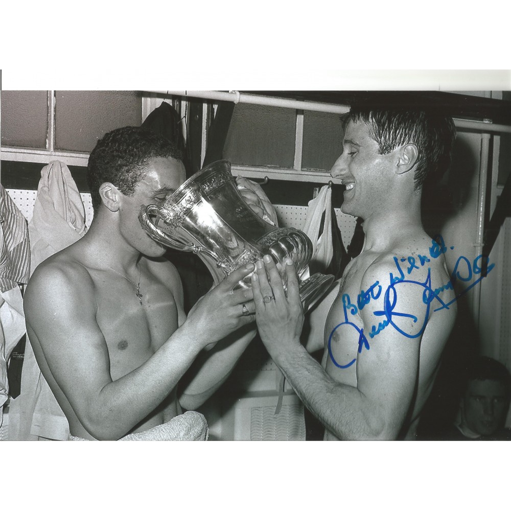 Derek Temple Everton Signed 12 x 8 inch football photo.