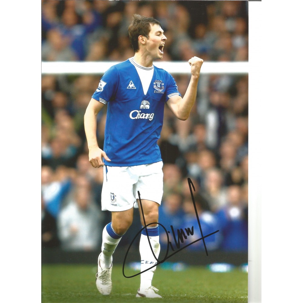 Diniyar Bilyaletdinov Everton Signed 12 x 8 inch football photo.