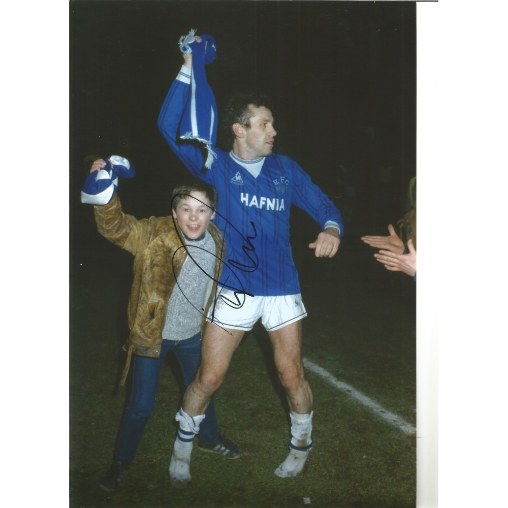 Peter Reid Everton Signed 12 x 8 inch football photo. Peter Reid Everton Signed 12 x 8 inch football photo.