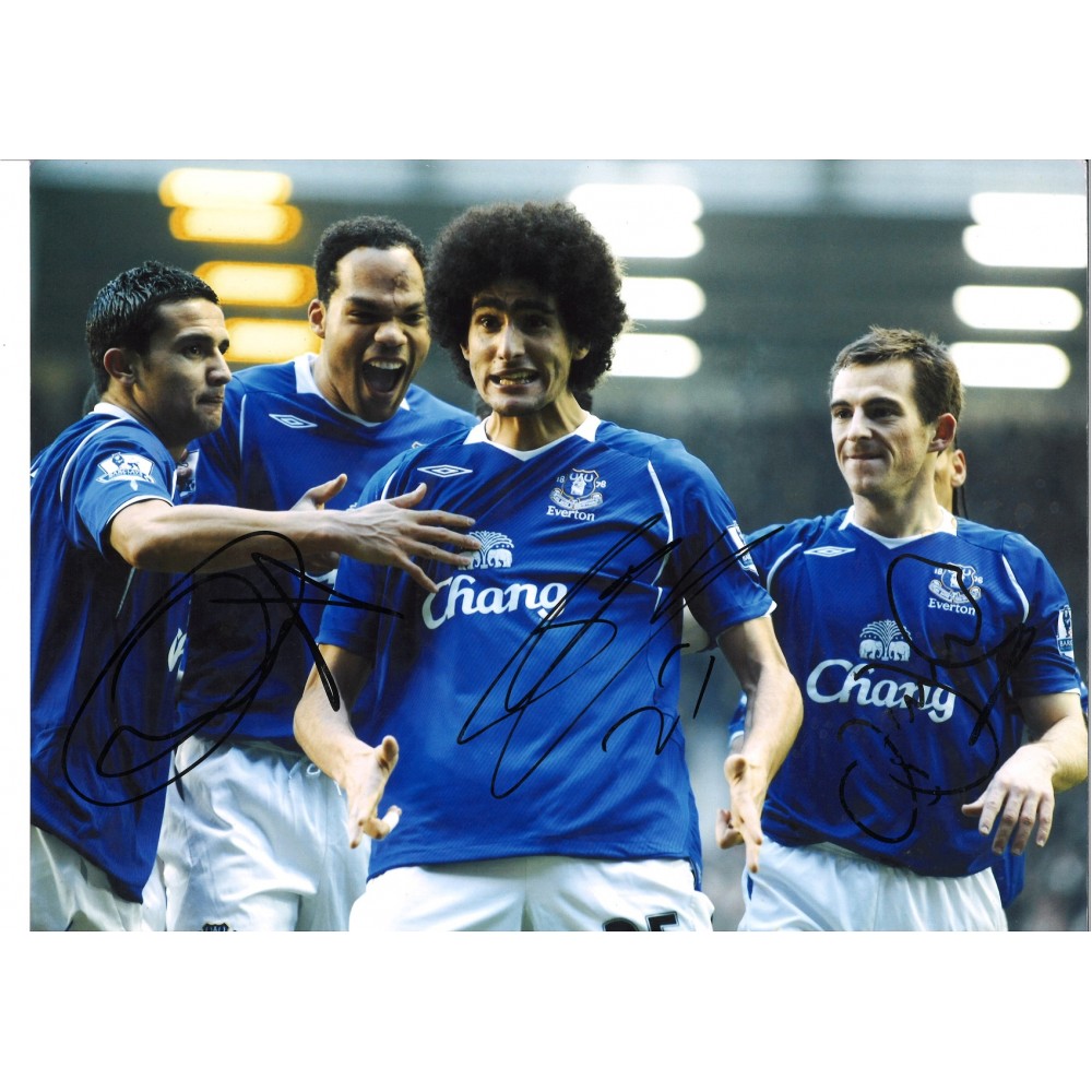 Leighton Baines ,Tim Cahill and Marouane Fellaini Everton Signed 16 x 12 inch football photo. Leighton Baines ,Tim Cahill and Marouane Fellaini Everton Signed 16 x 12 inch football photo.