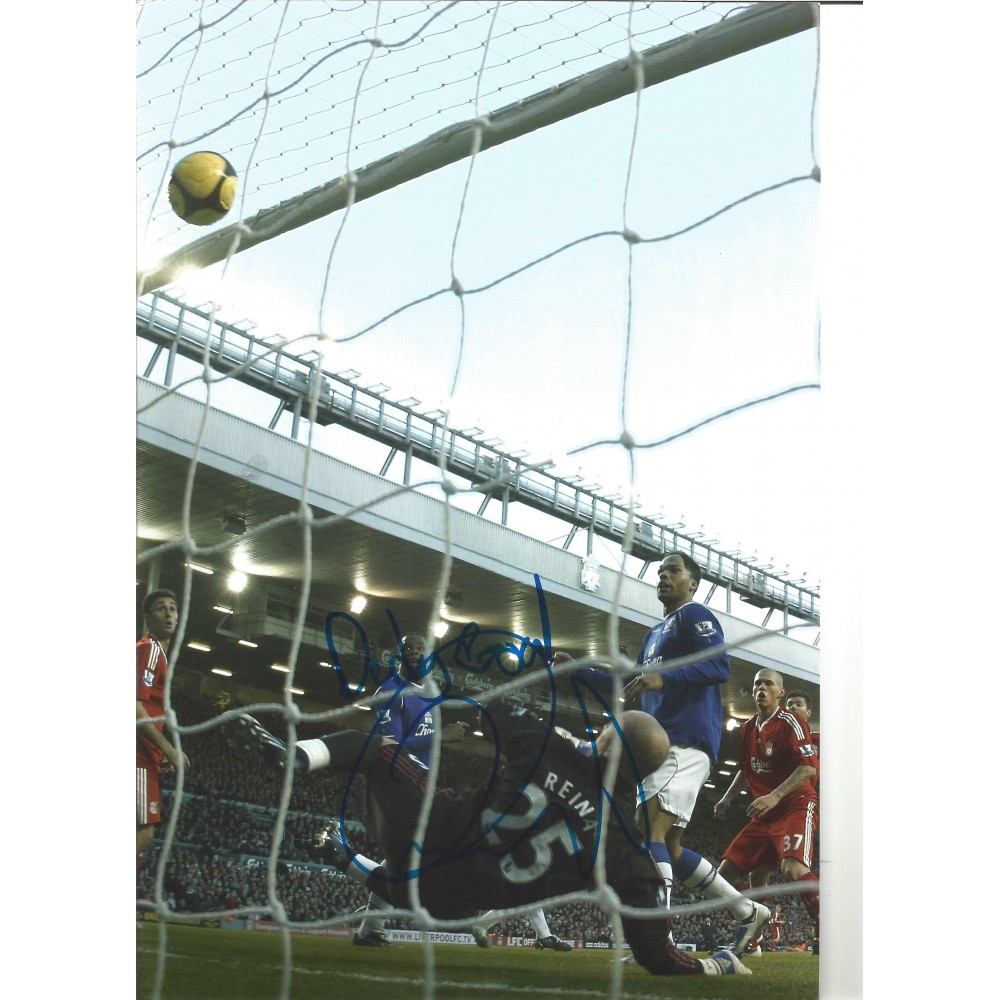 Joleon Lescott Everton Signed 12 x 8 inch football photo. Joleon Lescott Everton Signed 12 x 8 inch football photo.