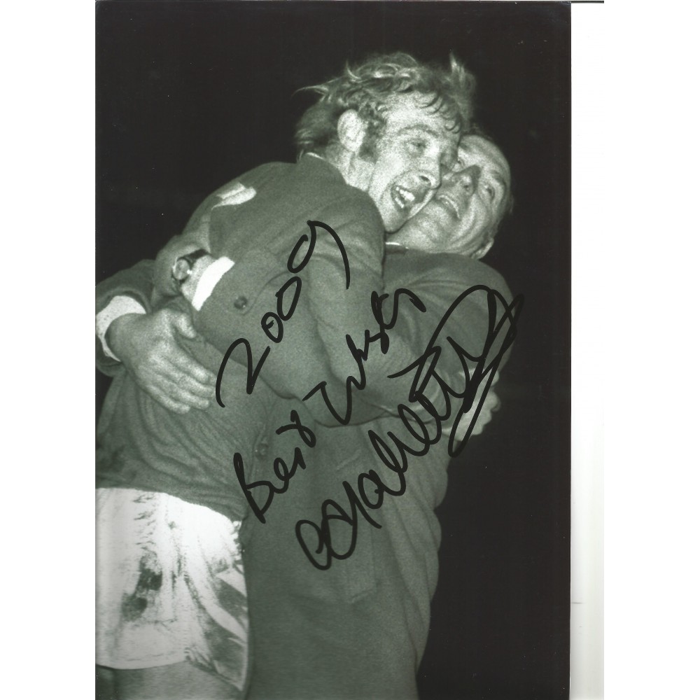 Alan Whittle Signed 12 x 8 inch football photo.