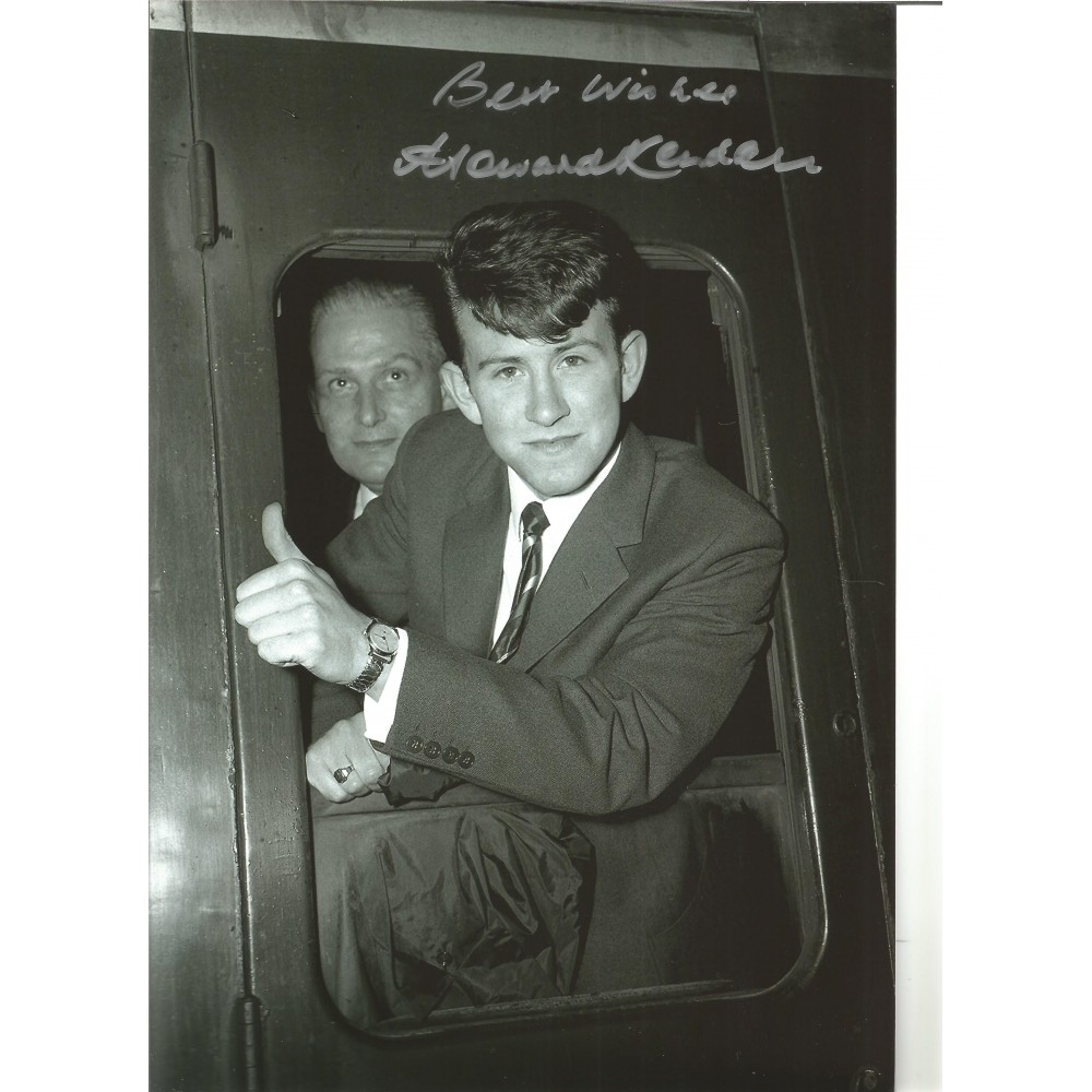 Howard Kendall Everton Signed 10 x 8 inch football photo.