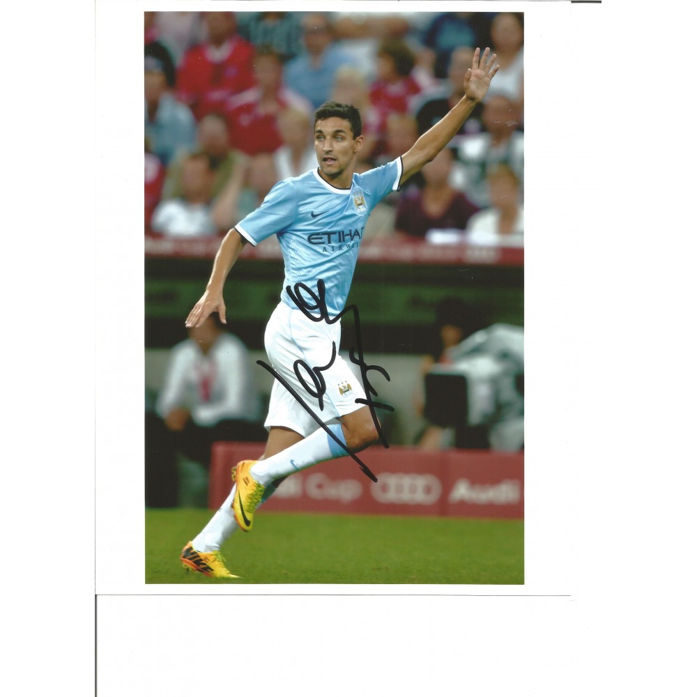 Jesus Navas Manchester City Signed 10 x 8 inch football photo. Jesus Navas Manchester City Signed 10 x 8 inch football photo.