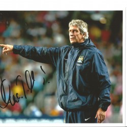 Manuel Pellegrini Manchester City Signed 10 x 8 inch football photo. Manuel Pellegrini Manchester City Signed 10 x 8 inch football photo.