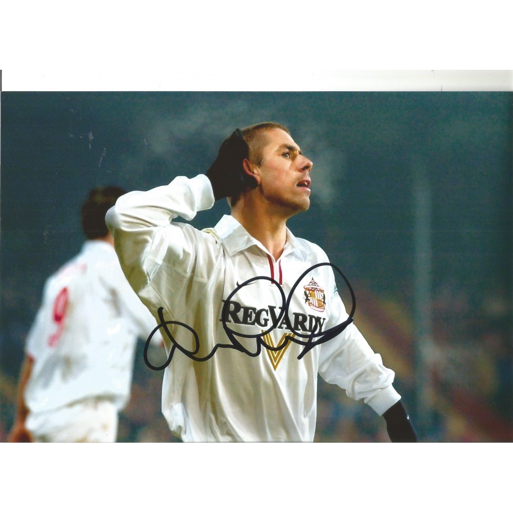 Kevin Phillips Sunderland Signed 10 x 8 inch football photo. Kevin Phillips Sunderland Signed 10 x 8 inch football photo.