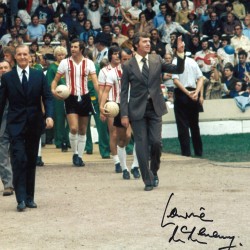 Lawrie McMenemy Southampton Signed 16 x 12 inch football photo. Lawrie McMenemy Southampton Signed 16 x 12 inch football photo.