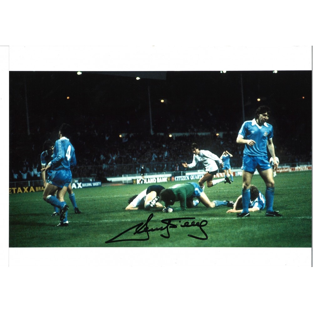 Ricky Villa Wembley Goal Tottenham Signed 16 x 12 inch football photo. Ricky Villa Wembley Goal Tottenham Signed 16 x 12 inch football photo.