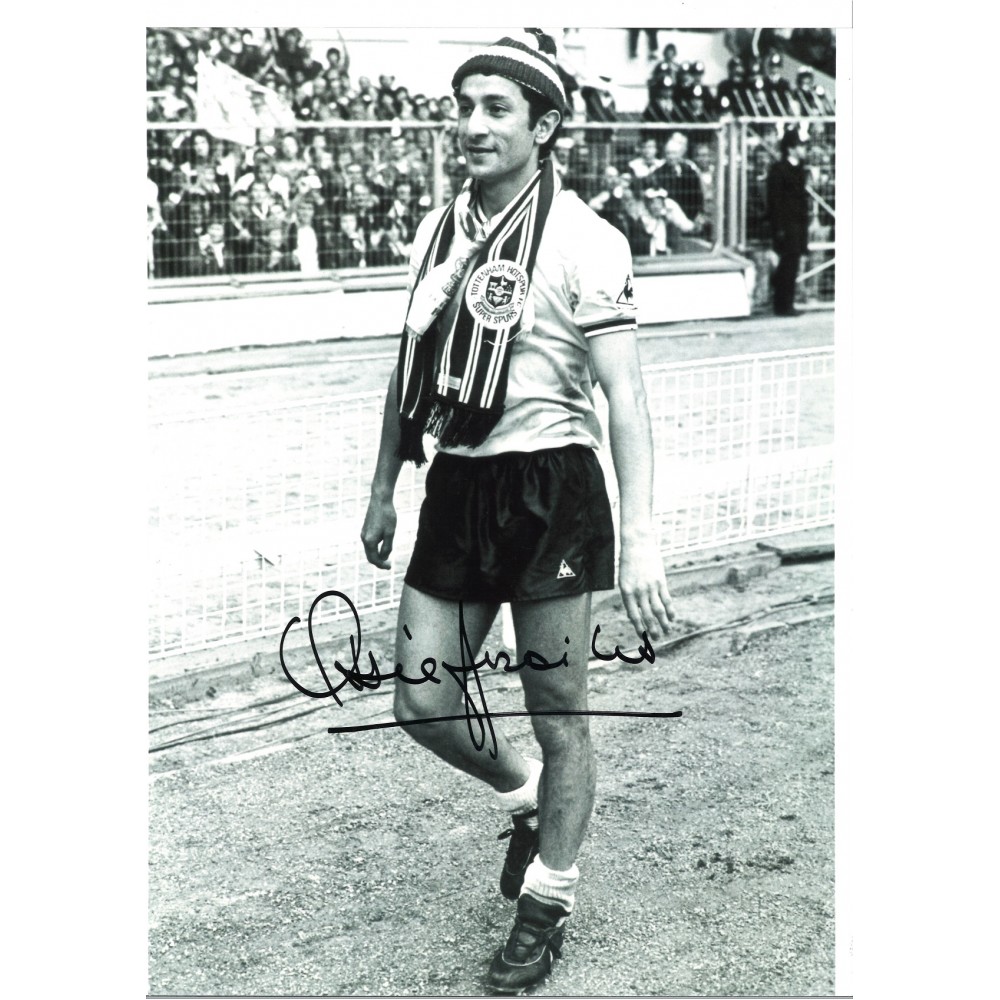 Ossie Ardiles Tottenham Signed 16 x 12 inch football photo. Ossie Ardiles Tottenham Signed 16 x 12 inch football photo.