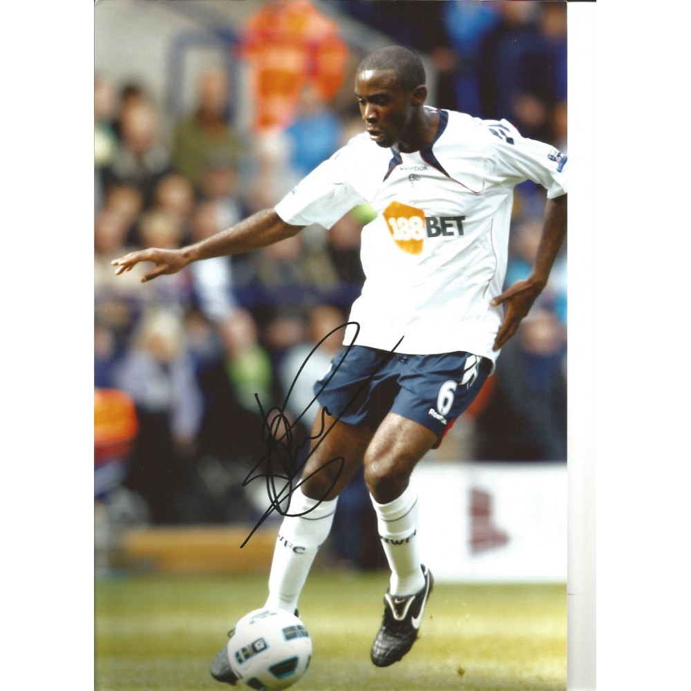Fabrice Muamba Bolton Signed 10 x 8 inch football photo. Fabrice Muamba Bolton Signed 10 x 8 inch football photo.