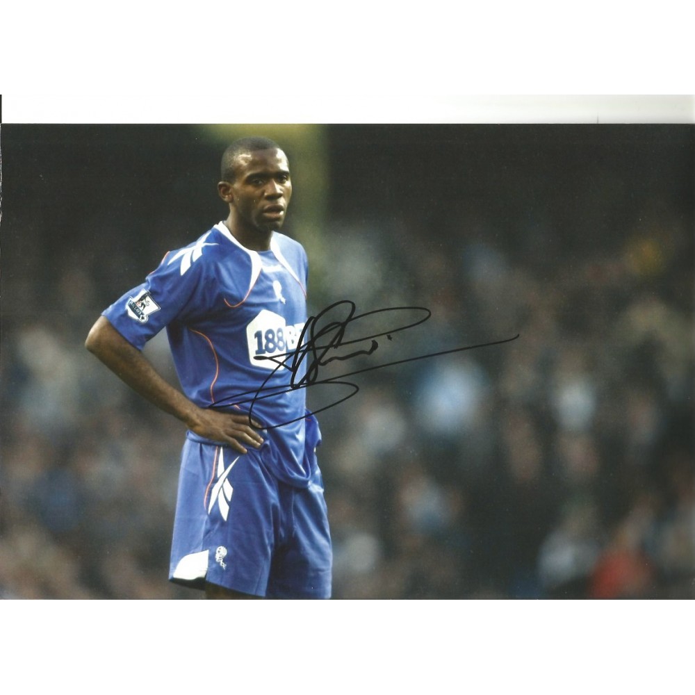 Fabrice Muamba Bolton Signed 10 x 8 inch football photo. Fabrice Muamba Bolton Signed 10 x 8 inch football photo.