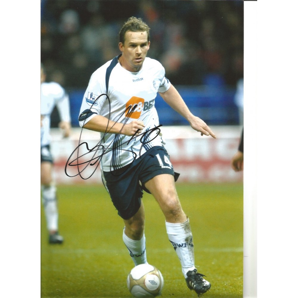 Kevin Davies Bolton Signed 10 x 8 inch football photo. Kevin Davies Bolton Signed 10 x 8 inch football photo.