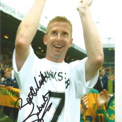 Iwan Roberts Norwich City Signed 10 x 8 inch football photo. Iwan Roberts Norwich City Signed 10 x 8 inch football photo.