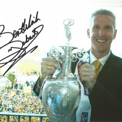 Iwan Roberts Norwich City Signed 10 x 8 inch football photo. Iwan Roberts Norwich City Signed 10 x 8 inch football photo.