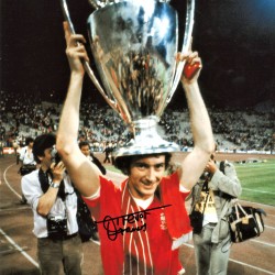 Trevor Francis Notts Forest Signed 16 x 12 inch football photo. Trevor Francis Notts Forest Signed 16 x 12 inch football photo.