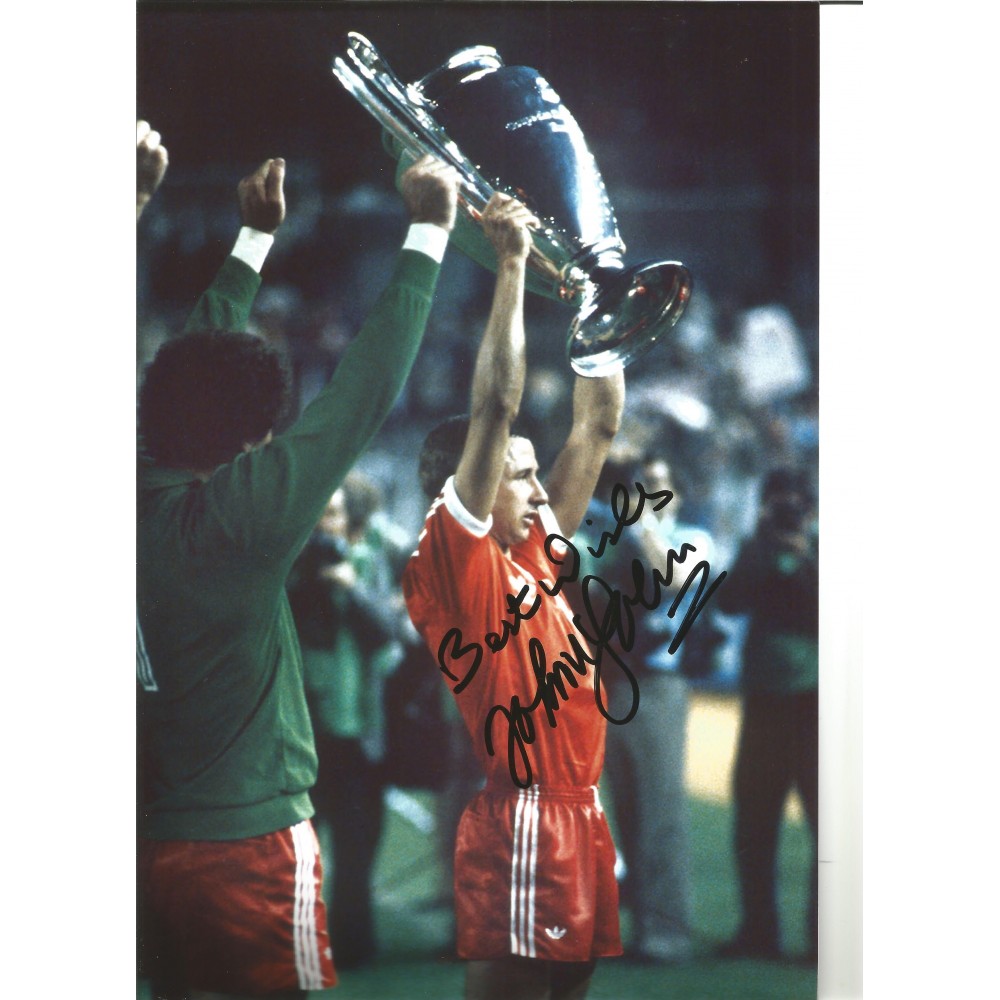 John Mcgovern Notts Forest Signed 10 x 8 inch football photo. John Mcgovern Notts Forest Signed 10 x 8 inch football photo.