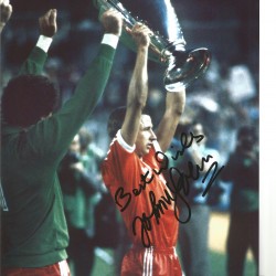 John Mcgovern Notts Forest Signed 10 x 8 inch football photo. John Mcgovern Notts Forest Signed 10 x 8 inch football photo.