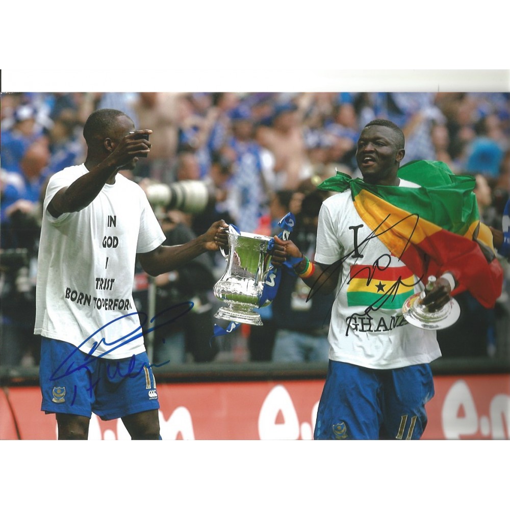 John Utaka Portsmouth Signed 12 x 8 inch football photo. John Utaka Portsmouth Signed 12 x 8 inch football photo.