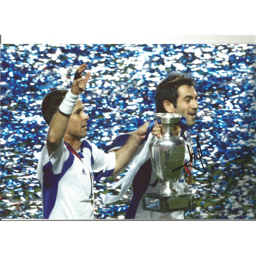 Giorgos Karagounis Greece Signed 12 x 8 inch football photo. Giorgos Karagounis Greece Signed 12 x 8 inch football photo.