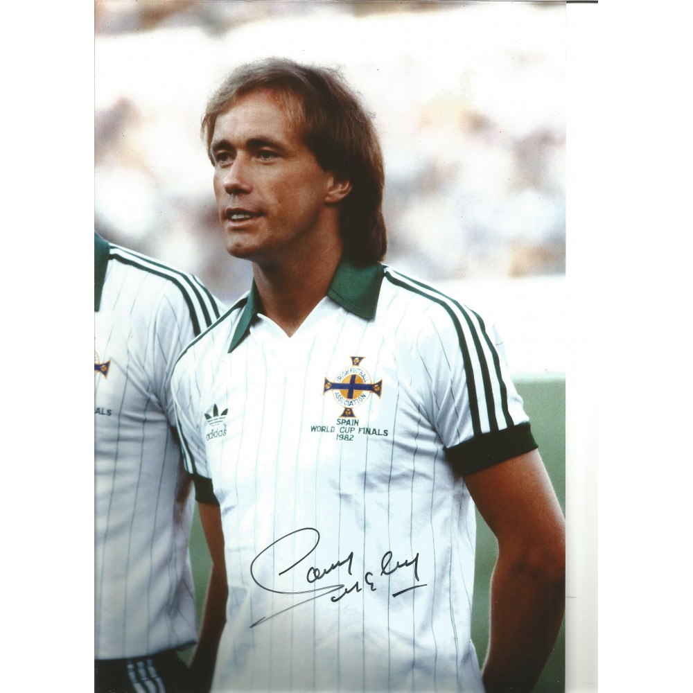 Sammy Mcilroy Northern Ireland Signed 10 x 8 inch football photo. Sammy Mcilroy Northern Ireland Signed 10 x 8 inch football photo.