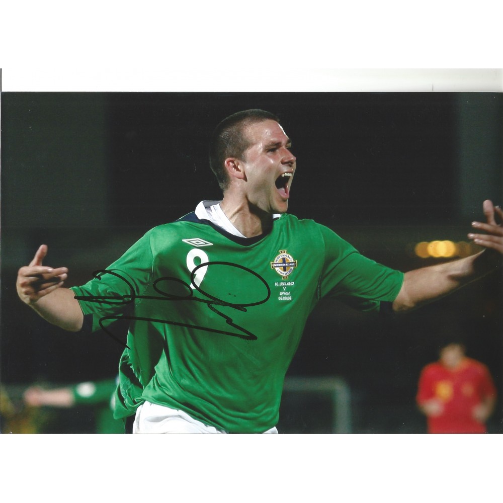 David Healy Northern Ireland Signed 10 x 8 inch football photo. David Healy Northern Ireland Signed 10 x 8 inch football photo.