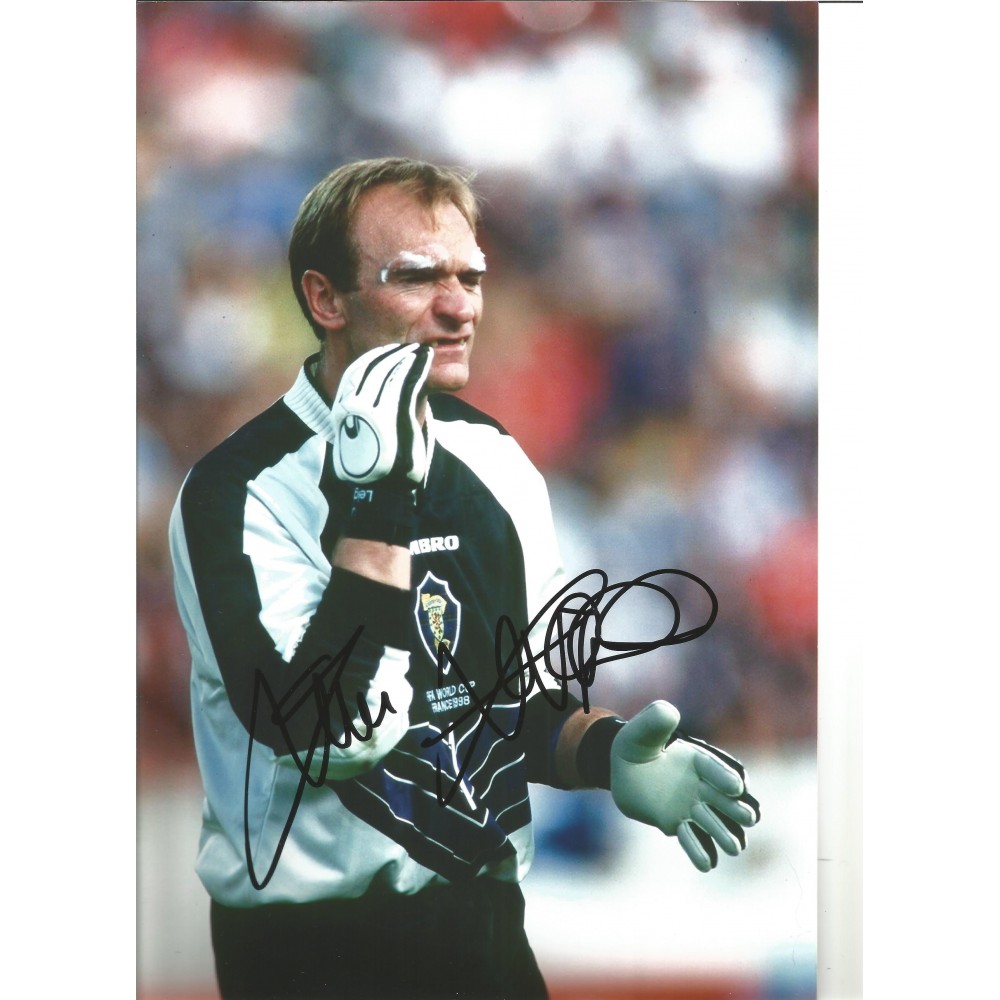 Jim Leighton Scotland Signed 12 x 8 inch football photo. Jim Leighton Scotland Signed 12 x 8 inch football photo.