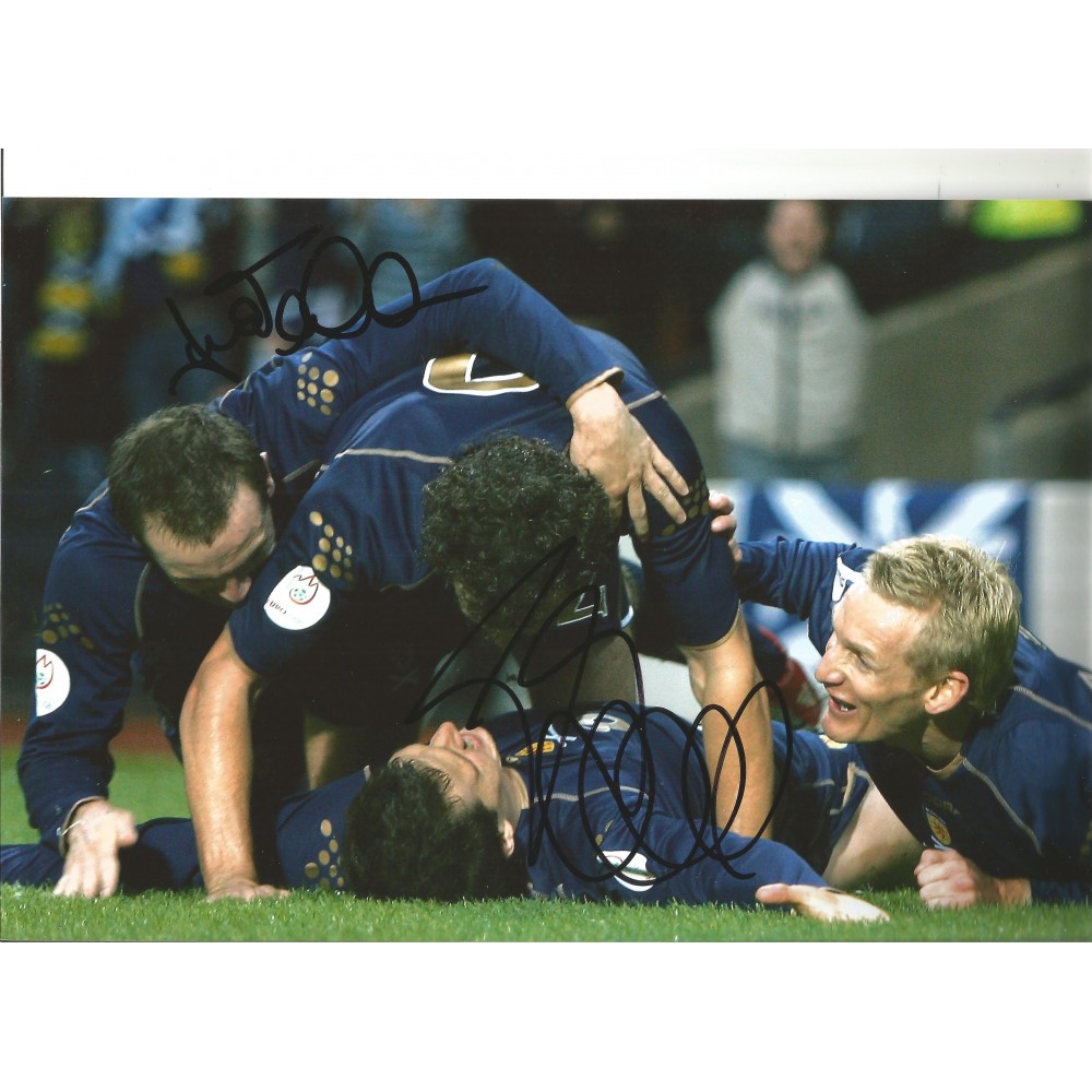 James Mcfadden and Gary Caldwell Scotland signed 12 x 8 colour football photo. James Mcfadden and Gary Caldwell Scotland signed 12 x 8 colour football photo.