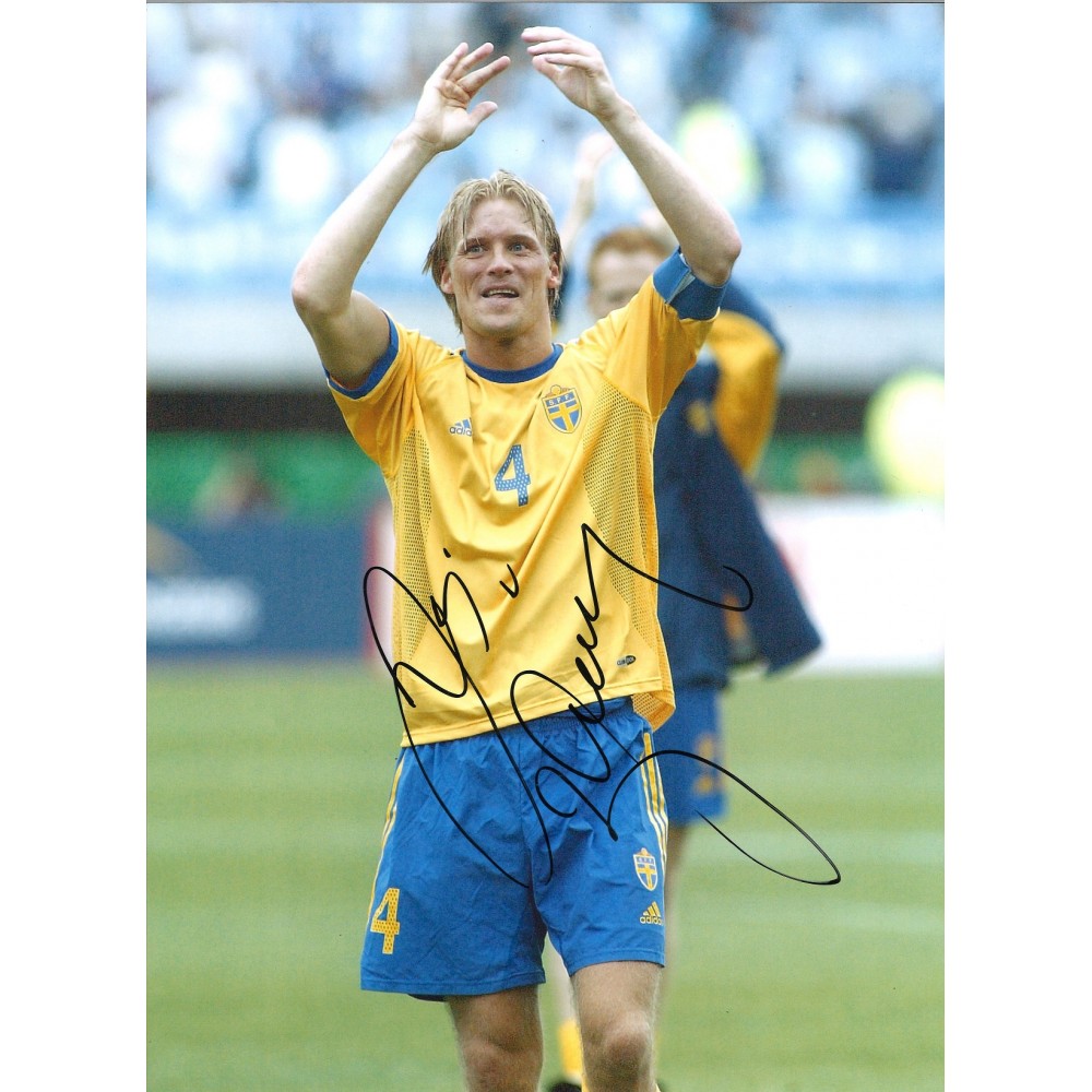 Johan Mjällby Sweden signed 16 x 12 colour football photo. Johan Mjällby Sweden signed 16 x 12 colour football photo.