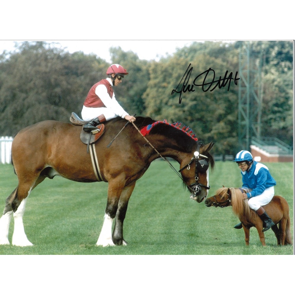 Frankie Dettori Signed 10 x 8 inch horse racing photo Frankie Dettori Signed 10 x 8 inch horse racing photo