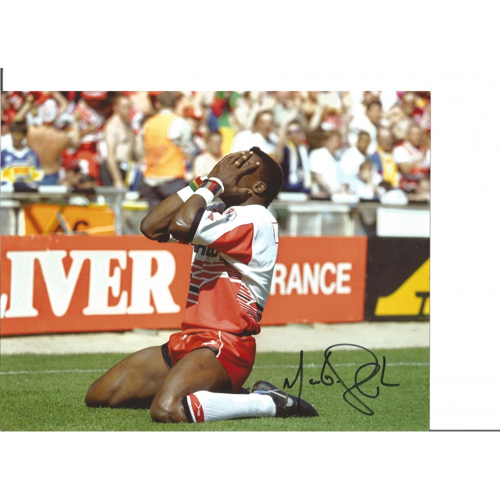 Rugby League Martin Offiah 10x8 Signed Colour Photo Pictured Moments After Scoring His For Wigan Against Leeds Rugby League Martin Offiah 10x8 Signed Colour Photo Pictured Moments After Scoring His For Wigan Against Leeds
