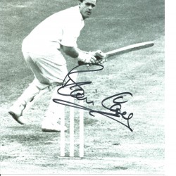 Cricket Brian Close 10x8 Signed B/W Photo Cricket Brian Close 10x8 Signed B/W Photo