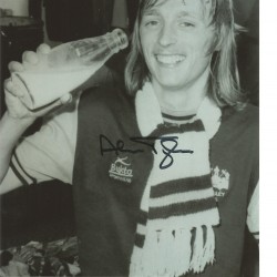 Football Alan Taylor 10x8 Signed B/W Photo Football Alan Taylor 10x8 Signed B/W Photo