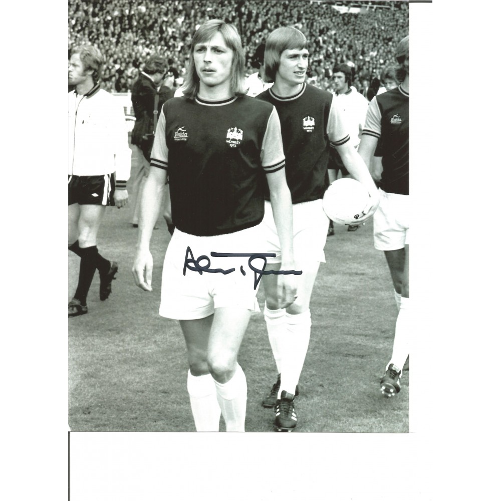 Football Alan Taylor 10x8 Signed B/W Photo Football Alan Taylor 10x8 Signed B/W Photo