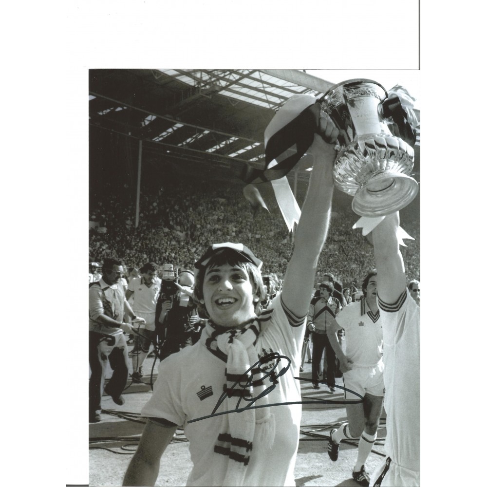 Football Geoff Pike 10x8 Signed B/W Photo Football Geoff Pike 10x8 Signed B/W Photo