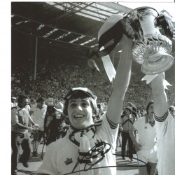 Football Geoff Pike 10x8 Signed B/W Photo Football Geoff Pike 10x8 Signed B/W Photo